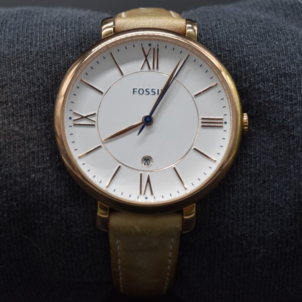 Fossil Jacqueline ES3988 Women's Watch Round Dial FRESH BATTERY Leather Band